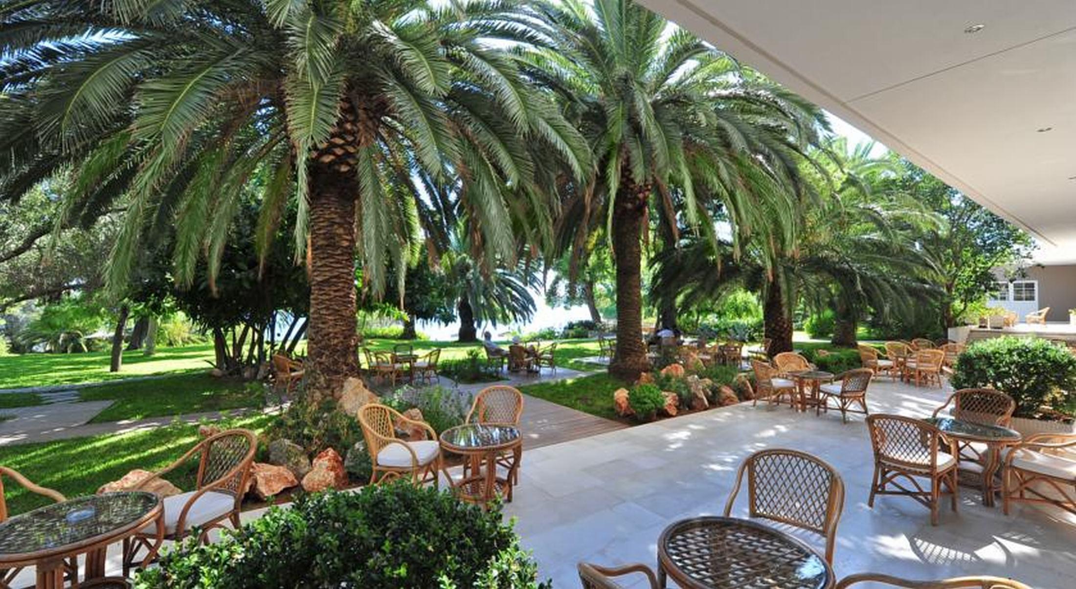 King Saron Hotel Resort Истмия Экстерьер фото